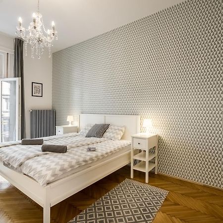Bpr Charming Design Apartment With Balcony, A/C Boedapest Buitenkant foto