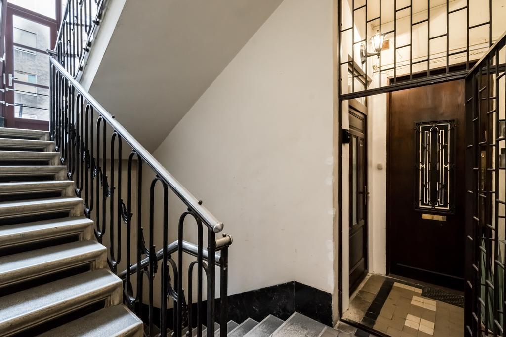 Bpr Charming Design Apartment With Balcony, A/C Boedapest Buitenkant foto